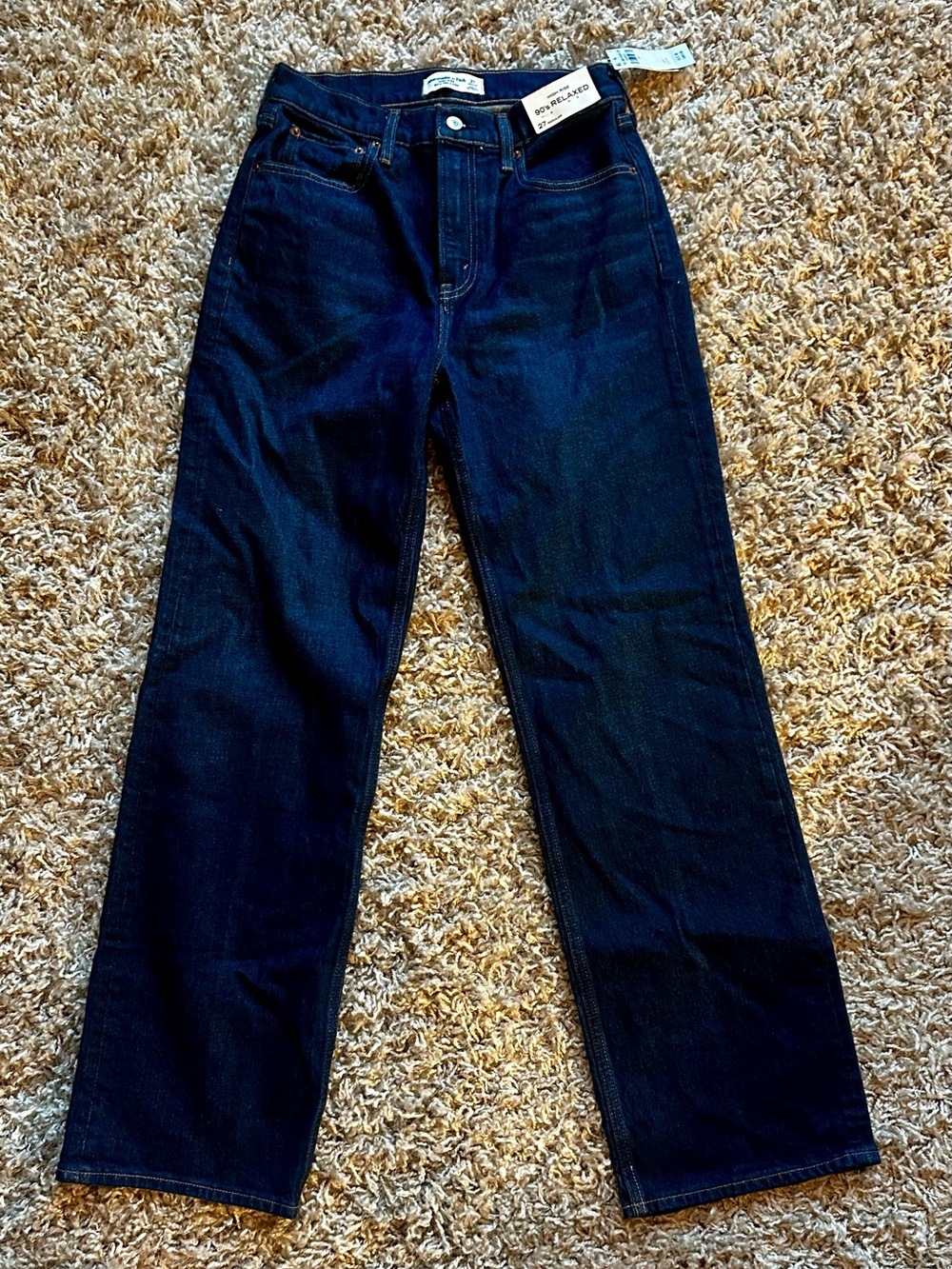 NWT Abercrombie & Fitch High Rise 90s Relaxed Martini
Embroidered
Jean - Size 27 - Picture 7 of 11